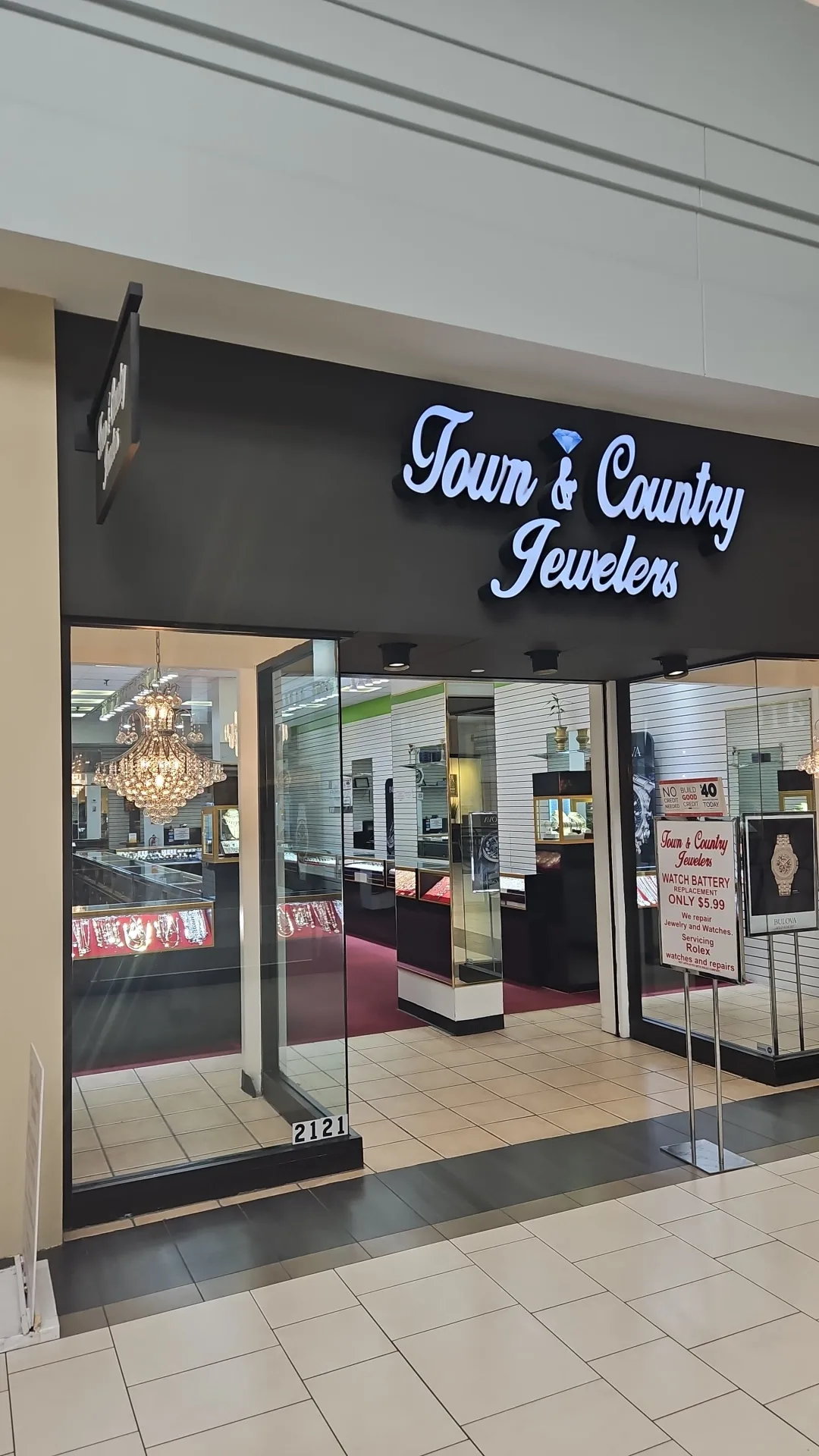 Town and Country Jewelers entrance at Town East Mall
